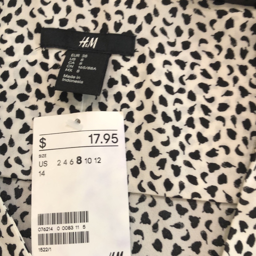 H&M Polyester top - Picture 2 of 2